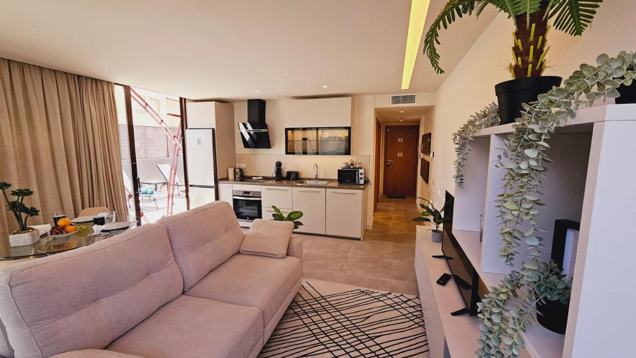 Nogalera Quintessence Apartment With Private Parking By Namaste Elite 托雷莫利诺斯 外观 照片