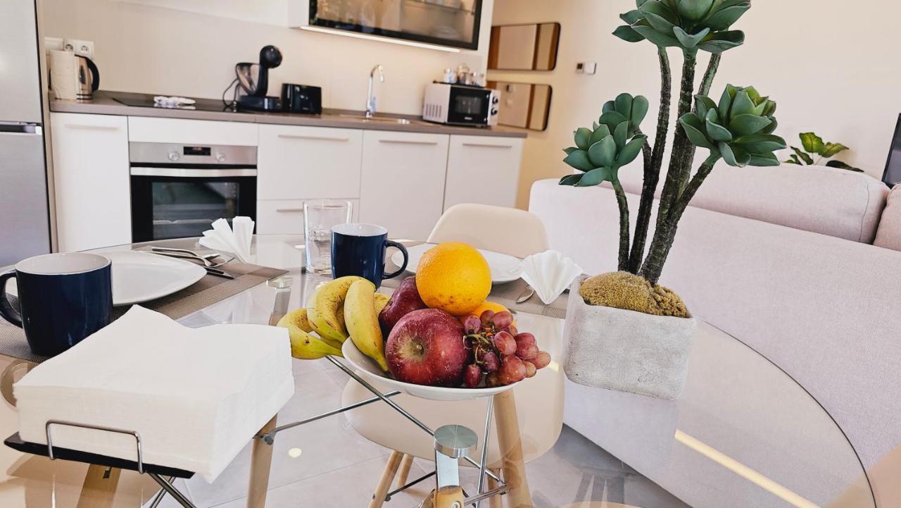 Nogalera Quintessence Apartment With Private Parking By Namaste Elite 托雷莫利诺斯 外观 照片