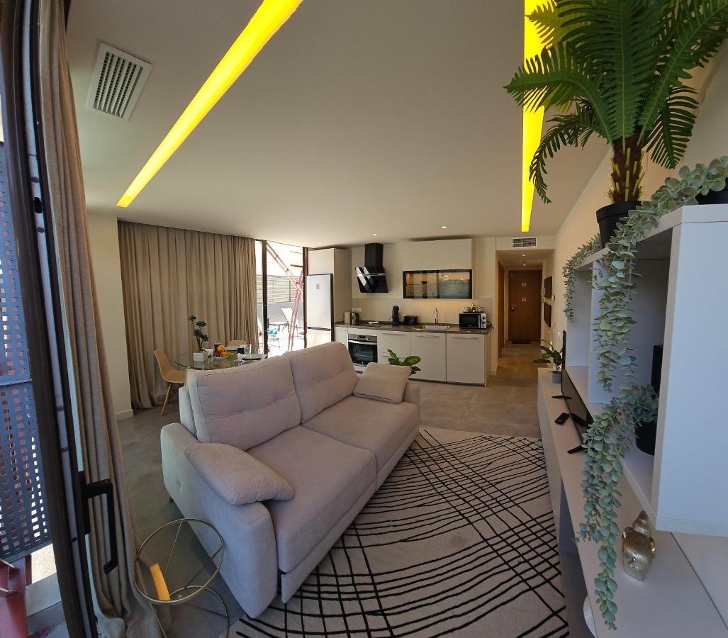 Nogalera Quintessence Apartment With Private Parking By Namaste Elite 托雷莫利诺斯 外观 照片