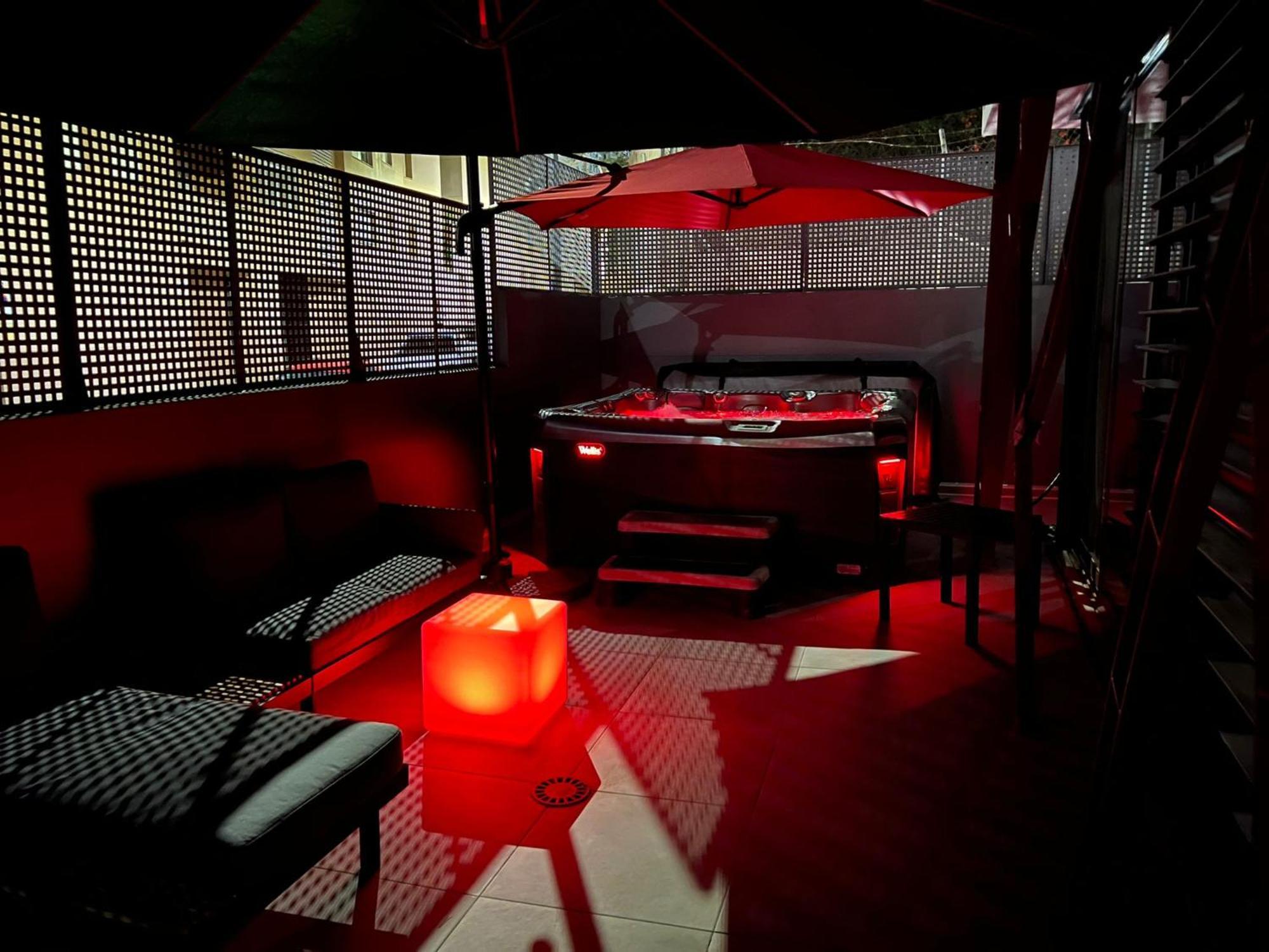 Nogalera Quintessence Apartment With Private Parking By Namaste Elite 托雷莫利诺斯 外观 照片